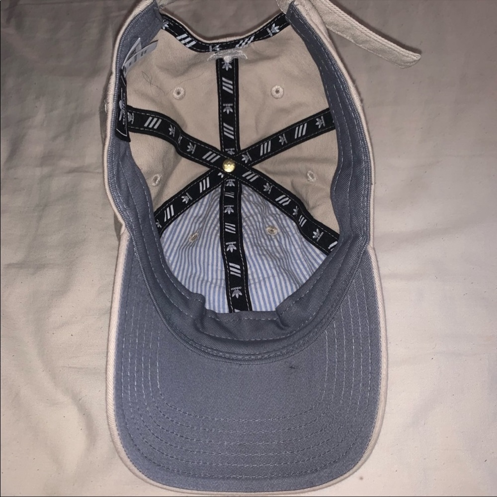 Adidas hat - Picture 4 of 4